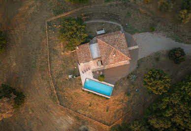 Villa with pool and garden 2