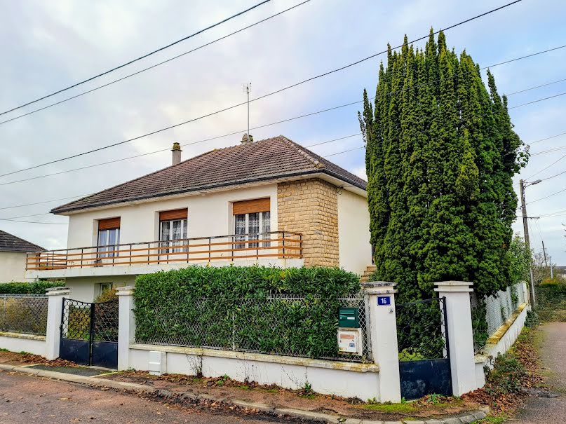 Vente maison 9 pièces 187 m² à Nevers (58000), 151 000 €