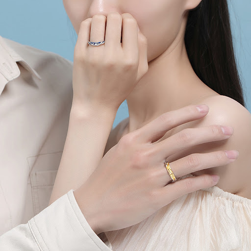 Title 4, ASAHI Star and Moon Couple Ring, a niche design...