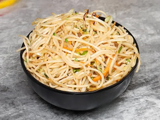 Veg Hakka Noodles (Serving 1)