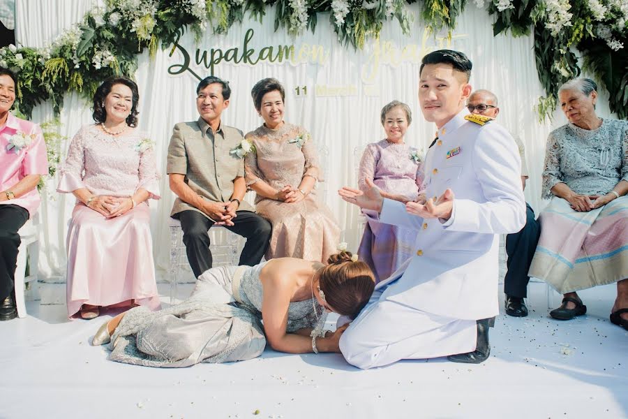 結婚式の写真家Pongpisut Jantamala (jamejumppisut)。2020 9月8日の写真