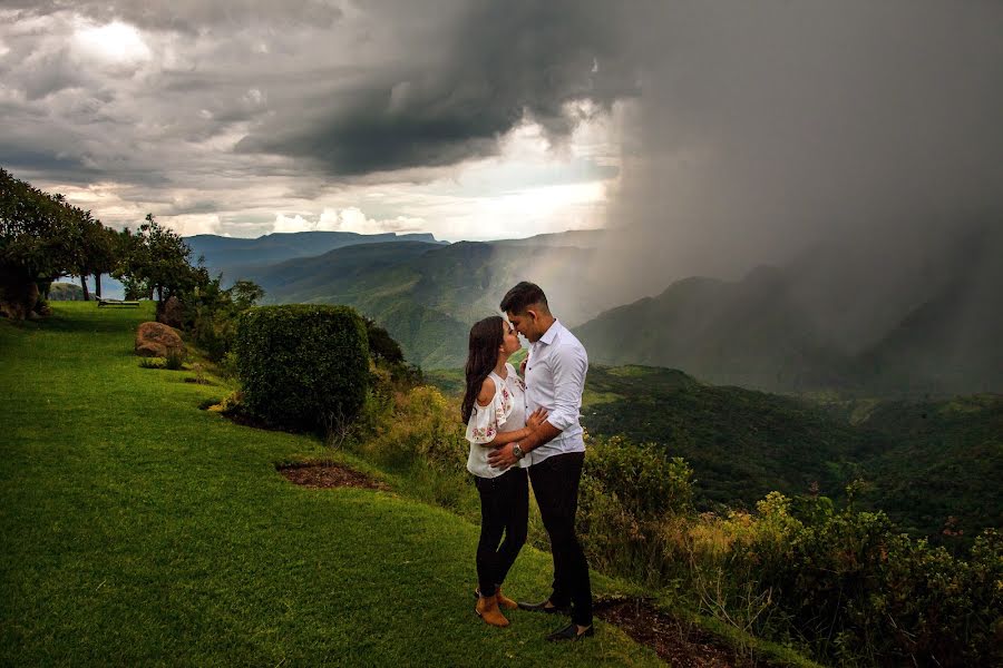 Fotografo di matrimoni Cuauhtémoc Bello (flashbackartfil). Foto del 21 settembre 2018