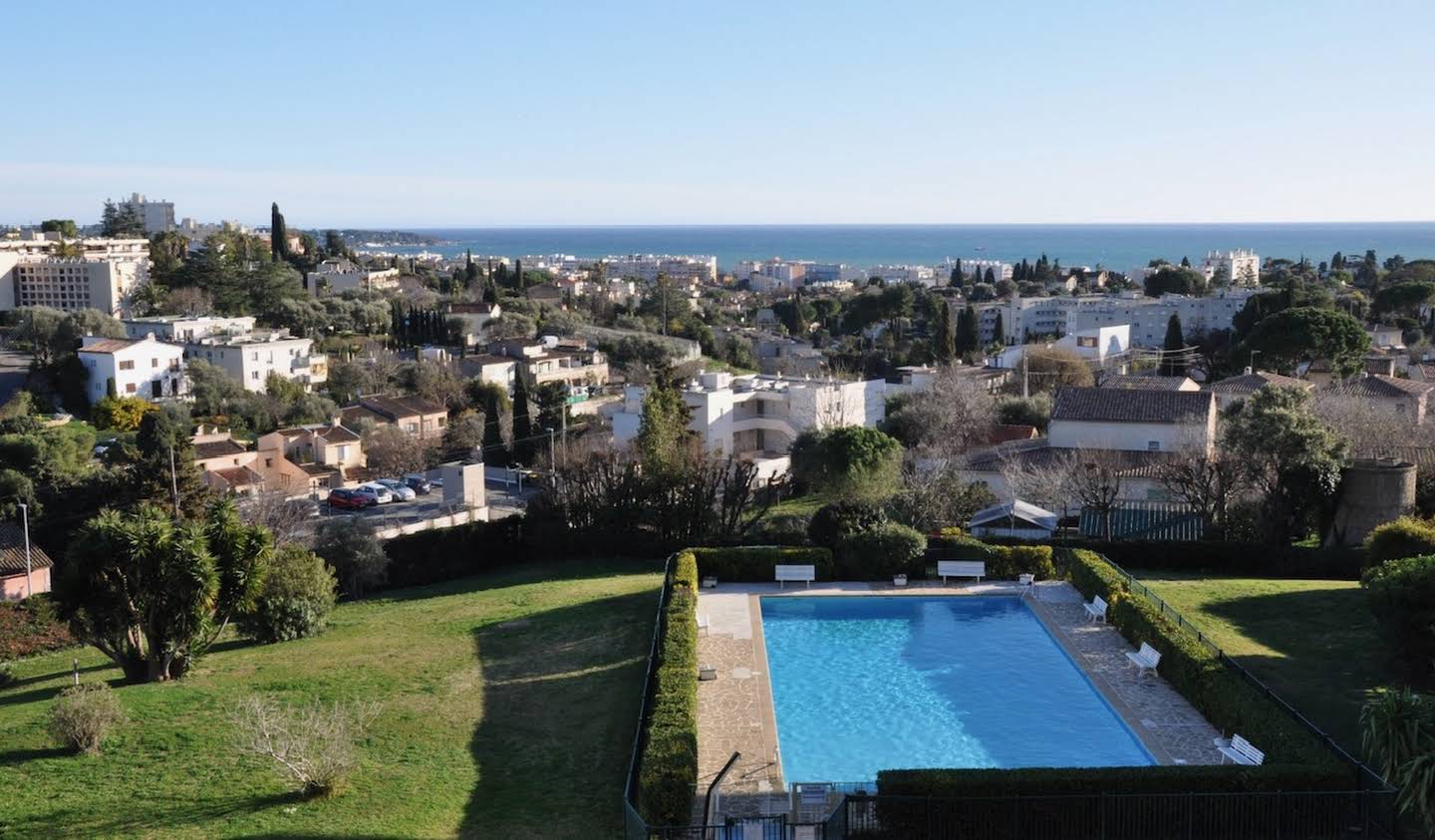 Apartment with terrace and pool Antibes