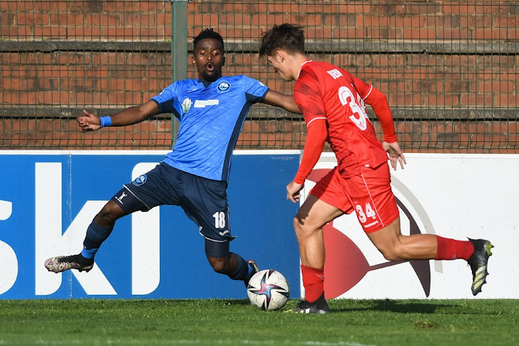 Siphosethu Meveni of Richards Bay and Liam Bern of Cape Town Spurs during the GladAfrica Championship match at King Zwelithini Stadium in Durban on May 15 2022.