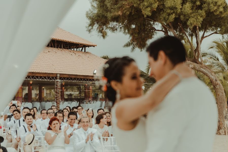 結婚式の写真家Julio Urquiaga (juliourquiaga)。2019 5月26日の写真