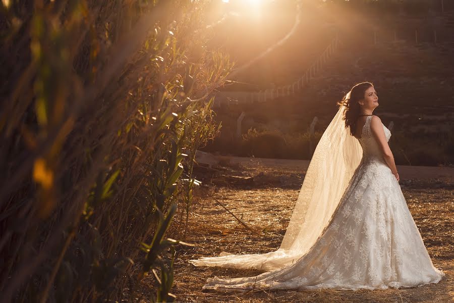 Fotógrafo de casamento Hakan Özfatura (ozfatura). Foto de 16 de outubro 2017