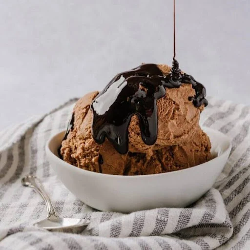 Chocolate Ice Cream With Chocolate Sauce