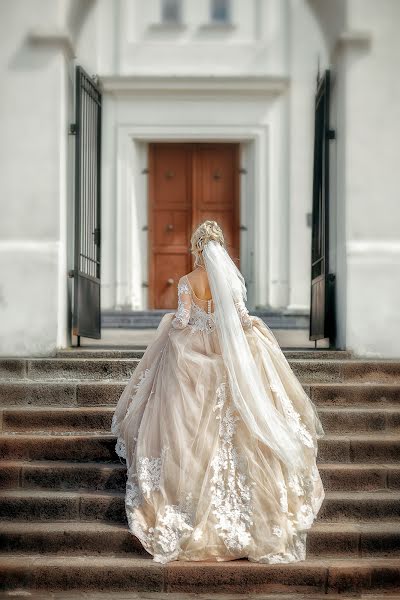 Wedding photographer Bazhena Biryukova (bazhenabirukova). Photo of 28 August 2019