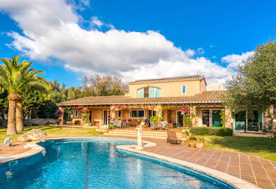 Maison avec piscine et jardin 10