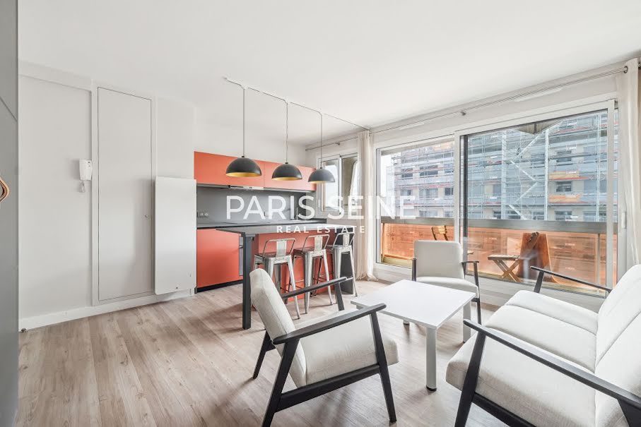 Location meublée appartement 1 pièce 33 m² à Paris 15ème (75015), 2 100 €