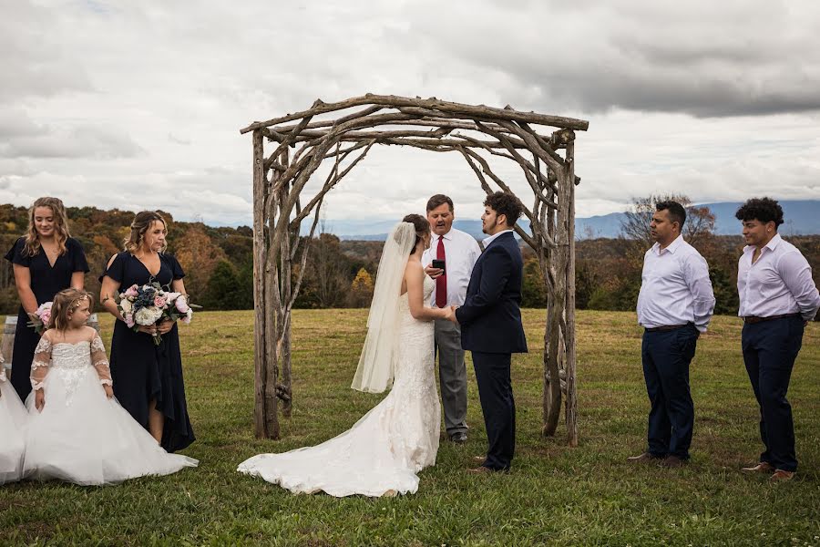 Fotógrafo de casamento Anna Leonidov (annaleonidov). Foto de 16 de maio 2022