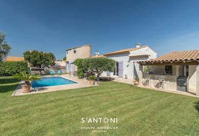 Maison avec piscine et terrasse 4