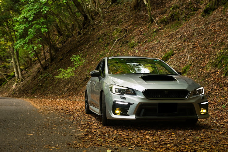 WRX S4の11月もよろしくお願いします・11月も宜しくお願いします・紅葉に関するカスタム事例の投稿画像1枚目