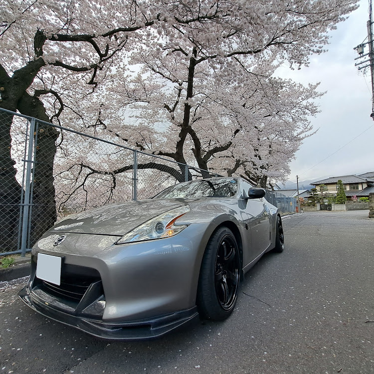 フェアレディZの4月もよろしくお願い致します🌸・ホイール交換・桜に関するカスタム事例の投稿画像1枚目