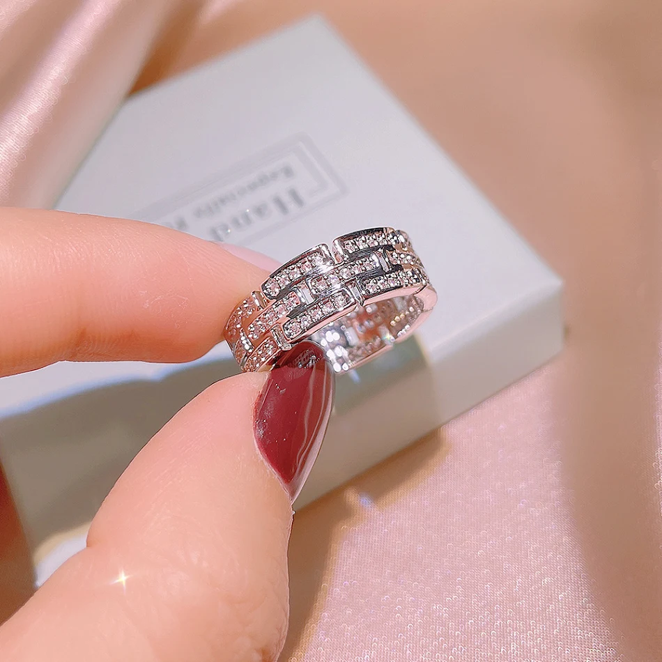 Bague femme en zircon, tendance, simple et élégante avec personnalité, pour un style unique et sophistiqué au quotidien.