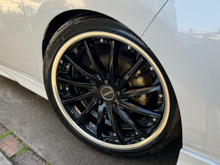 ステップワゴンの今年の夏仕様・weds MAVERICK 1212Fに関するカスタム事例の投稿画像2枚目