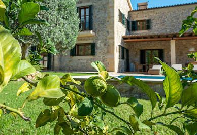 House with pool and garden 2