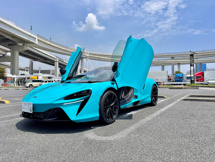 Cクラス セダンのマクラーレン横浜・ARTURA SPIDER・地震大丈夫でしたか？に関するカスタム事例の投稿画像5枚目