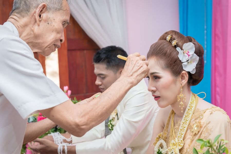 Fotógrafo de casamento Sappakorn Chamram (sappakorn). Foto de 8 de setembro 2020