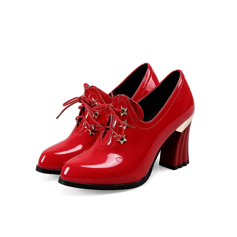 Escarpins vintage femme en cuir verni rouge à talon bloc haut