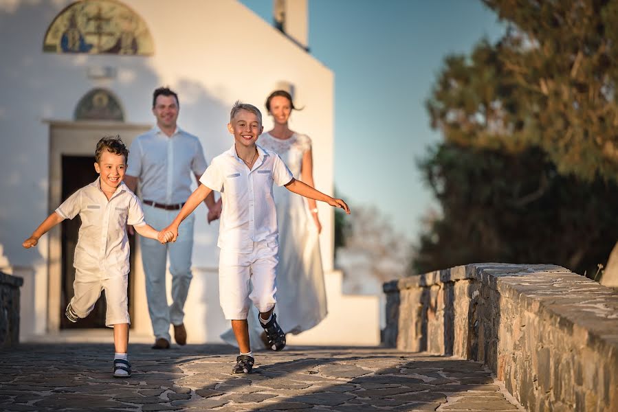 Wedding photographer Maksim Prikhodnyuk (photomaxcrete). Photo of 19 October 2018