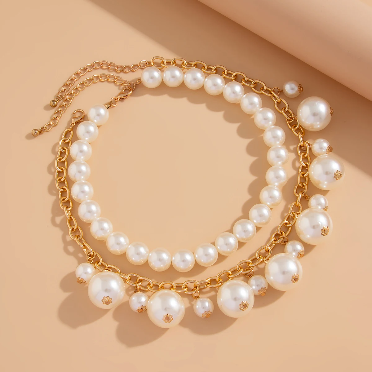 Title 6, Collier pendentif perles de fil, alliage de mod...