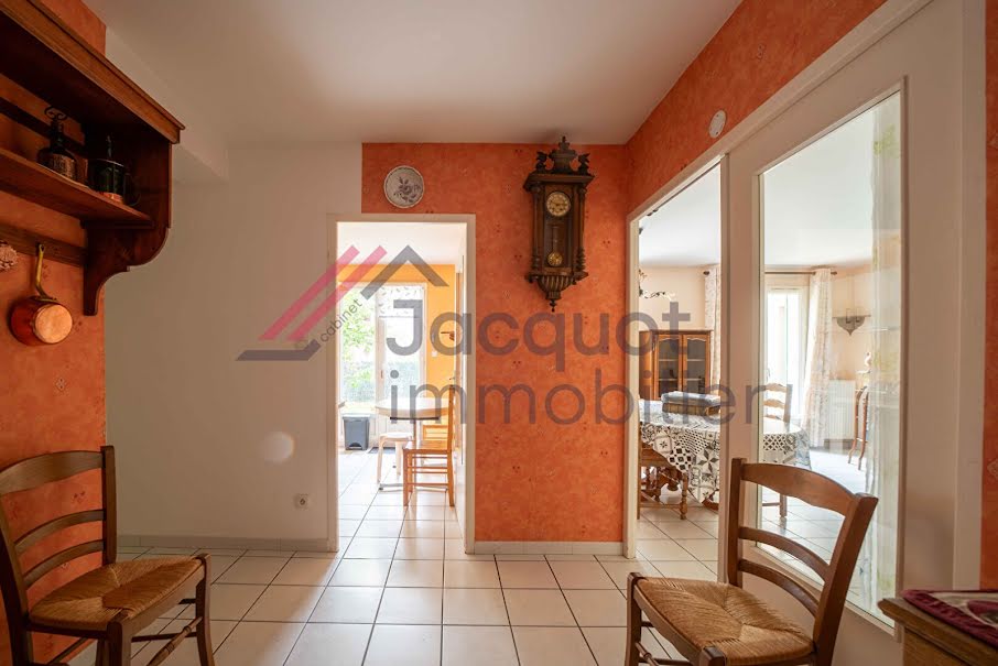 Vente appartement 3 pièces 85 m² à Lons-le-Saunier (39000), 220 500 €