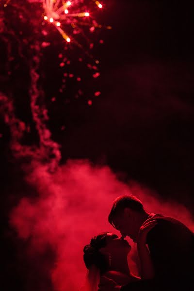 Wedding photographer Svyatoslav Bekhinov (sbekhinov). Photo of 26 November 2015