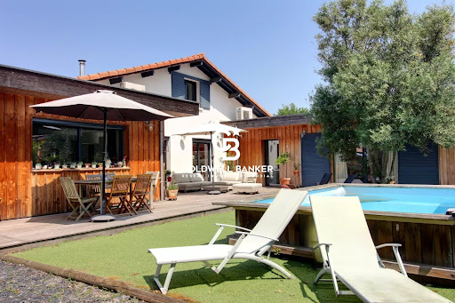 House with pool 5