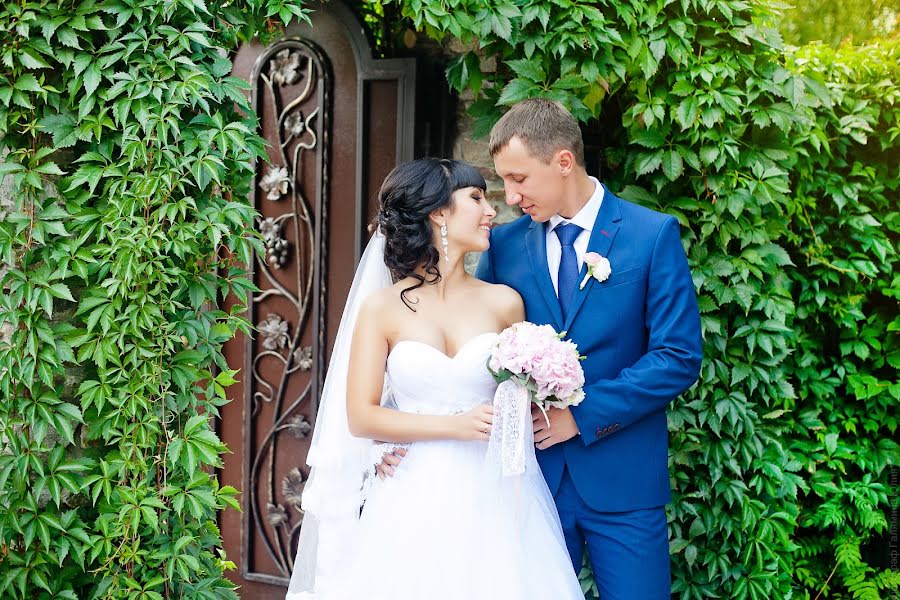 Fotografo di matrimoni Yuliya Galyamina (theglue). Foto del 18 novembre 2015