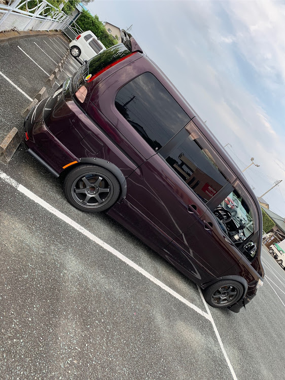 セレナのセレナGT？・DIY・サイドマーカー・右側少し浮いてる・笑笑に関するカスタム事例の投稿画像1枚目