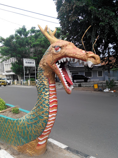 Kepala Dinosaurus Oren