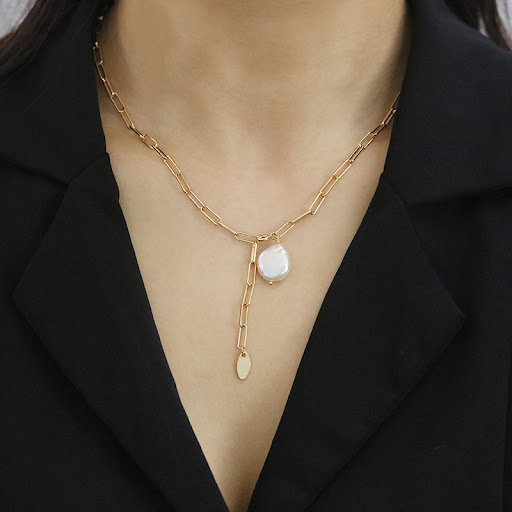 Title 2, Shaped pearl necklace