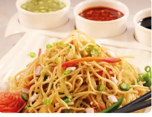 Veg Hakka Noodle