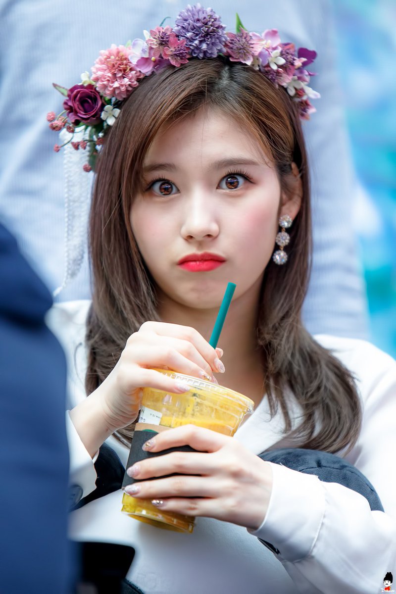 sana eyes