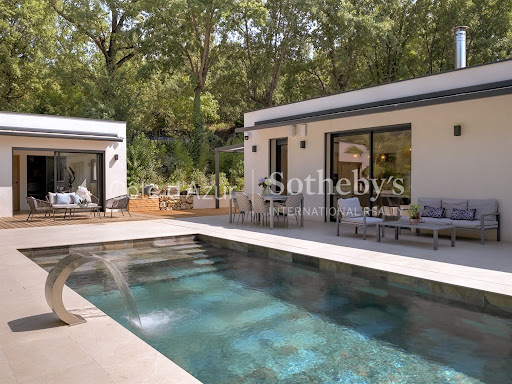 Maison avec piscine et terrasse 2