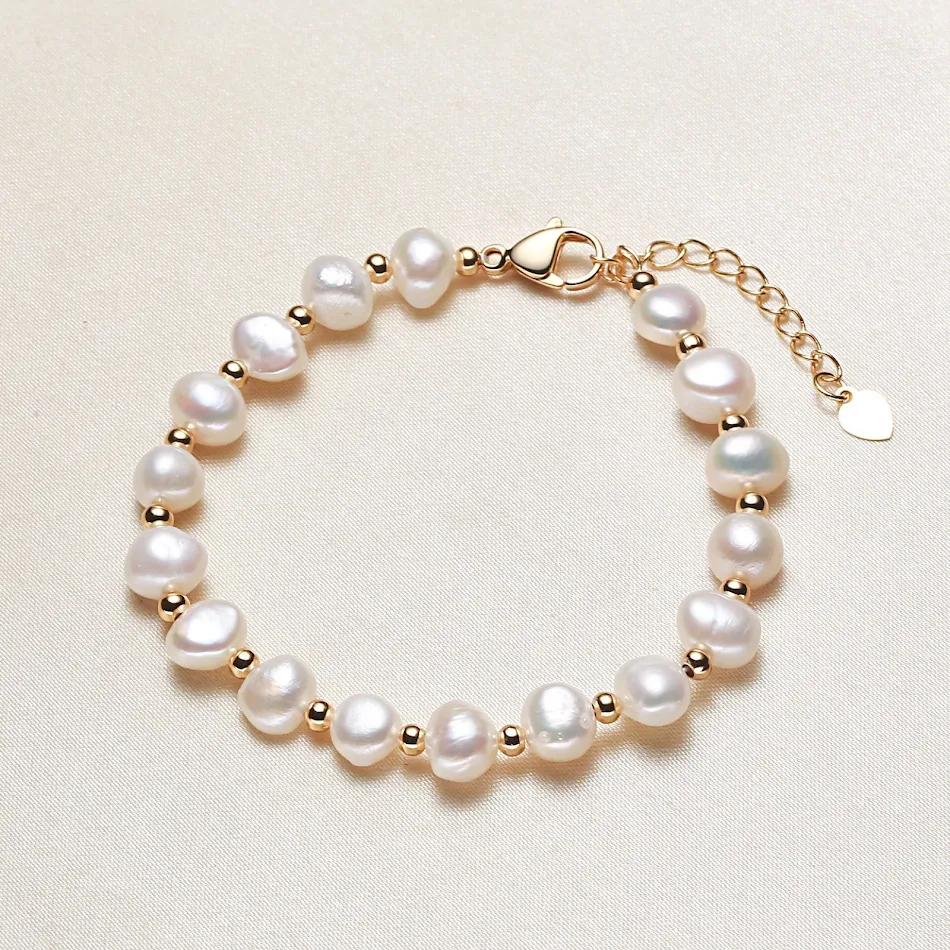 Dames casual mode zoetwater parel armband. Stijlvol en perfect voor dagelijks gebruik, voegt een vleugje elegantie toe aan je outfit.