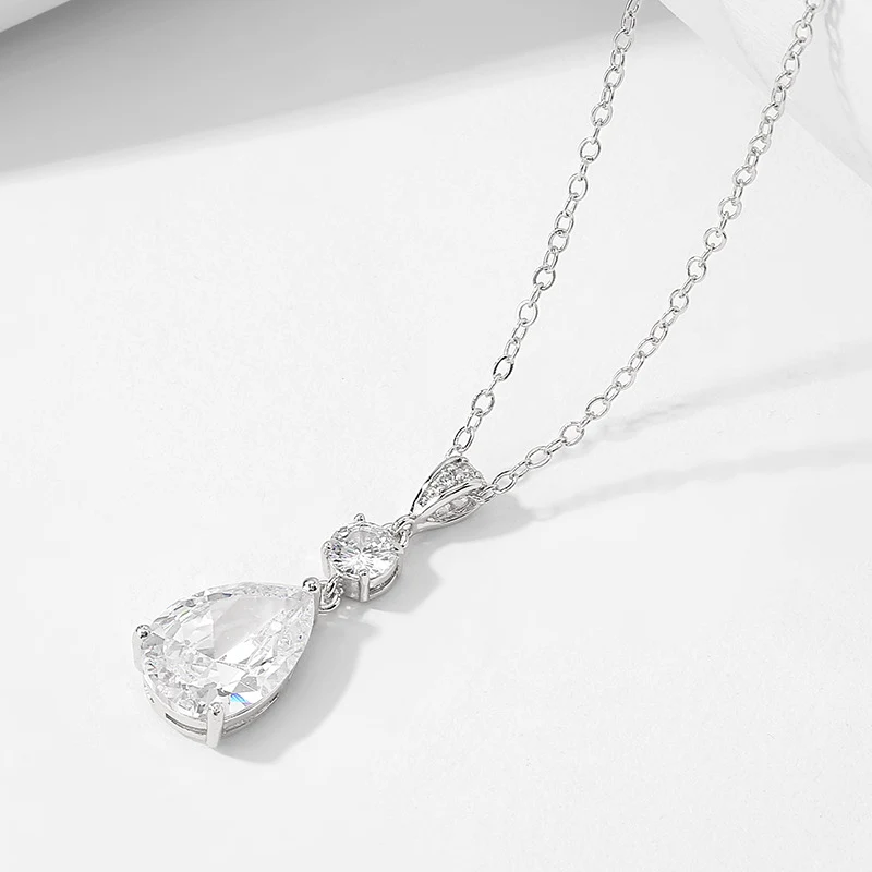 Collier pendentif goutte d'eau en zircon, simple et frais, pour un éclat subtil et élégant, parfait pour toutes les occasions
