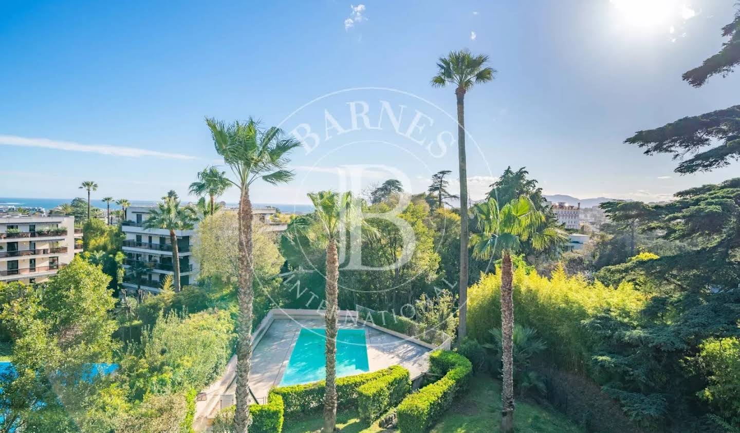 Apartment with terrace Cannes