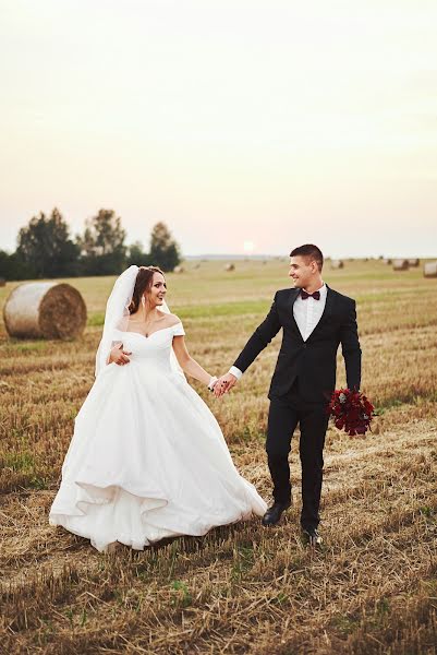 Fotógrafo de casamento Vitaliy Smulskiy (vitaliismulskyi). Foto de 25 de novembro 2018