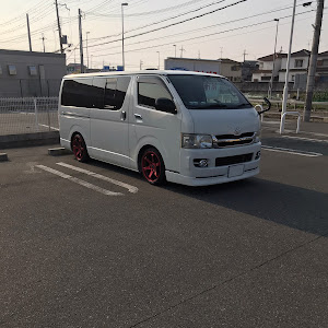 ハイエースバン TRH200V