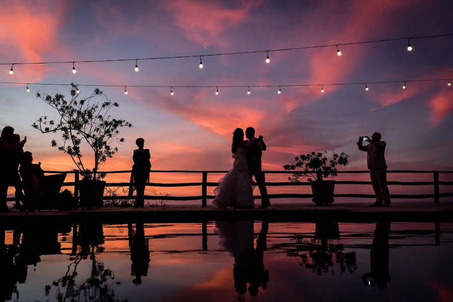 Fotografo di matrimoni Lucia And Fer (luciaizquierdo). Foto del 31 ottobre 2016