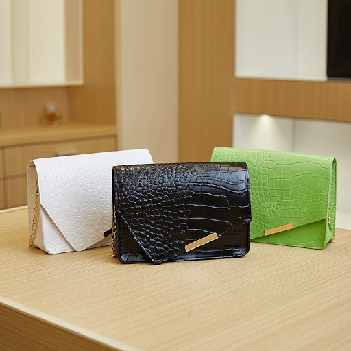 Title 6, Womens Niche Square Chain Casual Shoulder Bag....