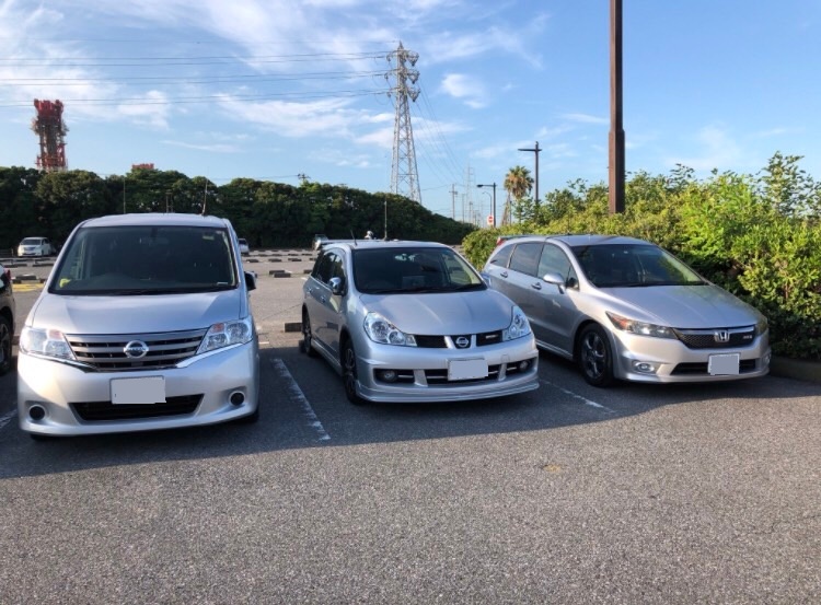 ウイングロードのウイングロード・セレナ・RS-Z・７月もよろしくお願いいたしますに関するカスタム事例の投稿画像1枚目