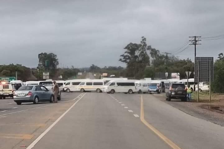 Taxi drivers blockaded all entrance and exit roads in Zeerust.