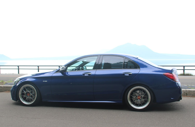 CクラスのRCF・C43クーペ・ヒアシンスレッド・北海道に関するカスタム事例の投稿画像1枚目