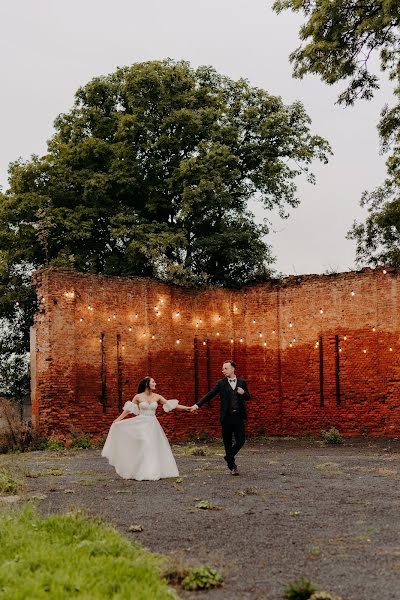 Hääkuvaaja Marcin Dąbrowski (jmphotoarist). Kuva otettu 7. huhtikuuta