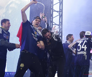 'We are the champions', 'Merci René' en songs over Club Brugge: dít was de wilde feestnacht van RSC Anderlecht (mét beelden!)