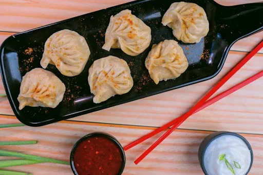 Chicken Schezwan Steamed Momos [6 Pieces]