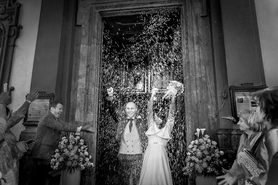 Fotógrafo de casamento Roberto De Riccardis (robertodericcar). Foto de 30 de maio 2023